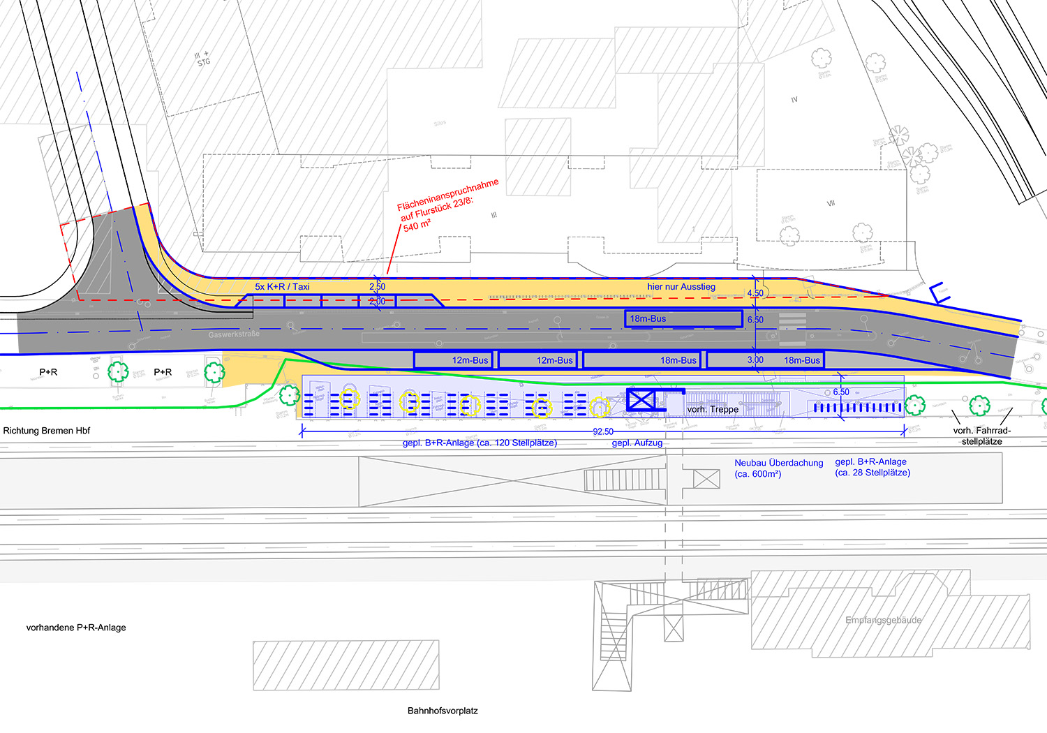Der Lageplan zeigt eine der diskutierten Varianten mit Aufzug und langgestrecktem Bussteig für abfahrende Busse
